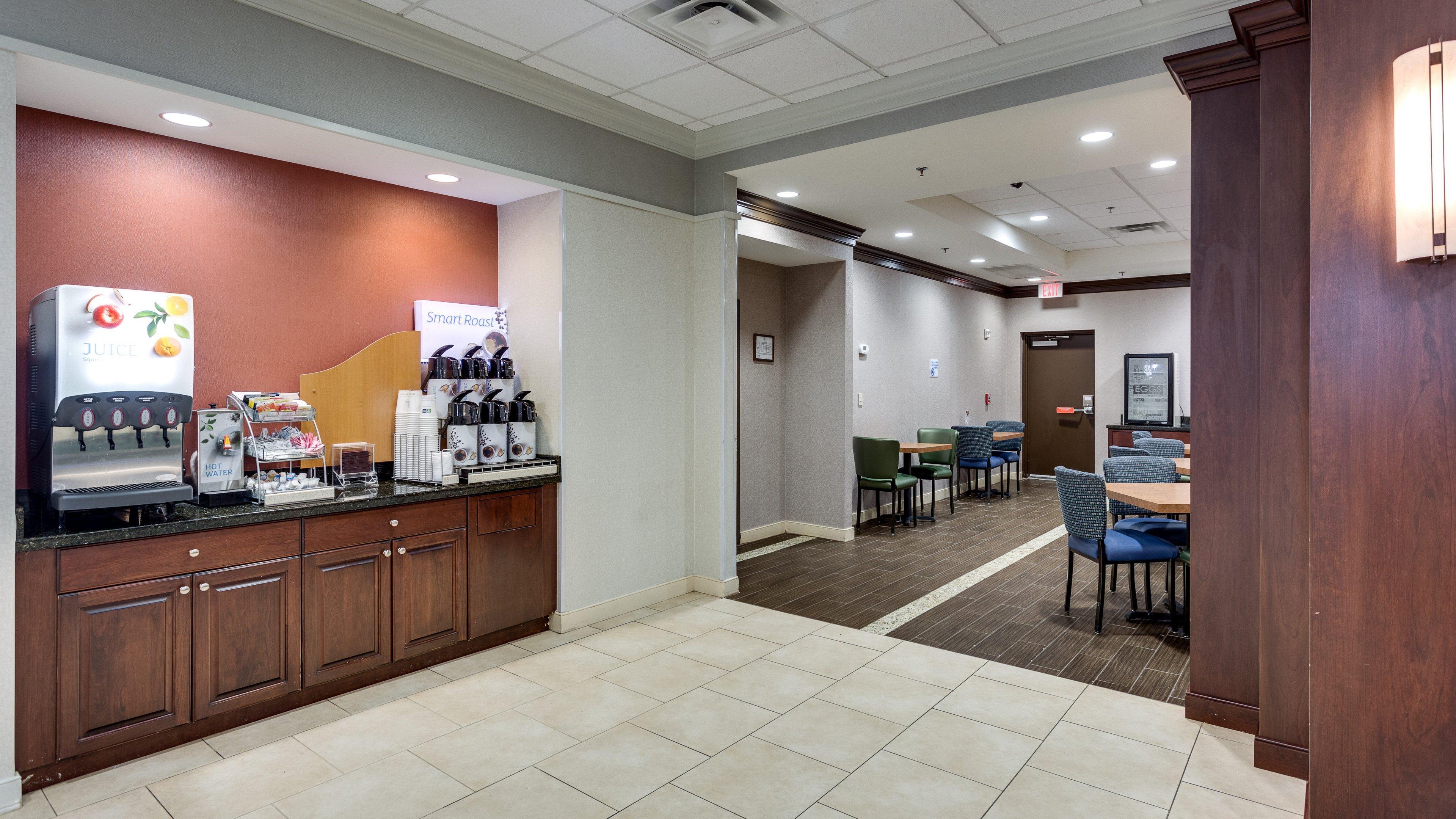 Holiday Inn Express Washington Dc Sw - Springfield By Ihg Exteriör bild