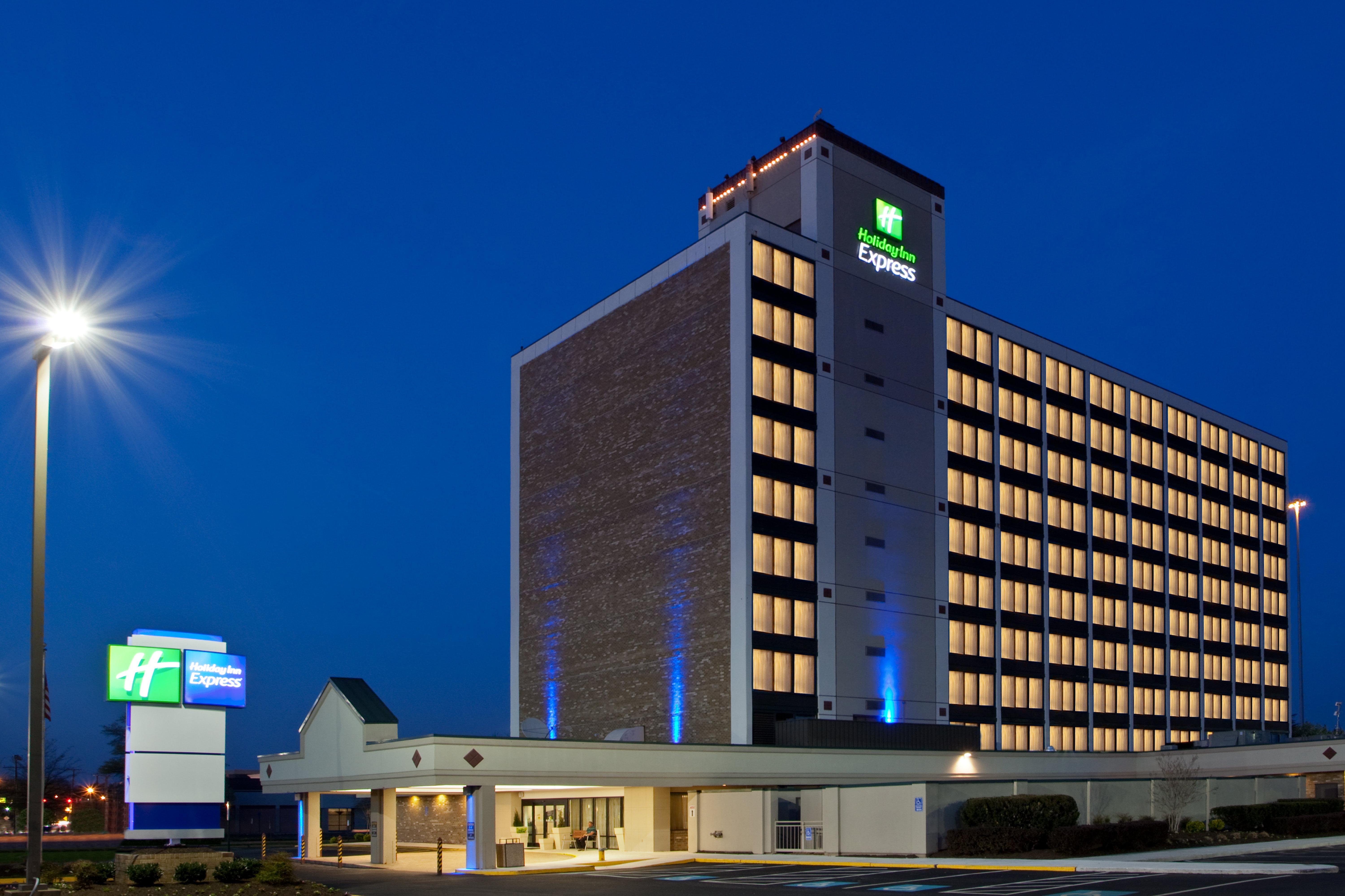 Holiday Inn Express Washington Dc Sw - Springfield By Ihg Exteriör bild